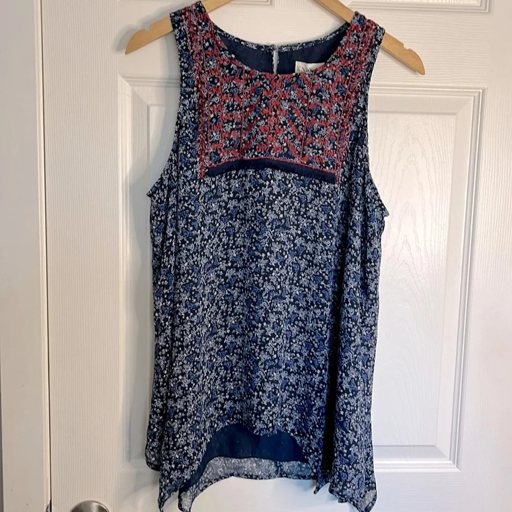 Knox Rose  top women M floral on navy emboydered bib boho asymetrical hem
